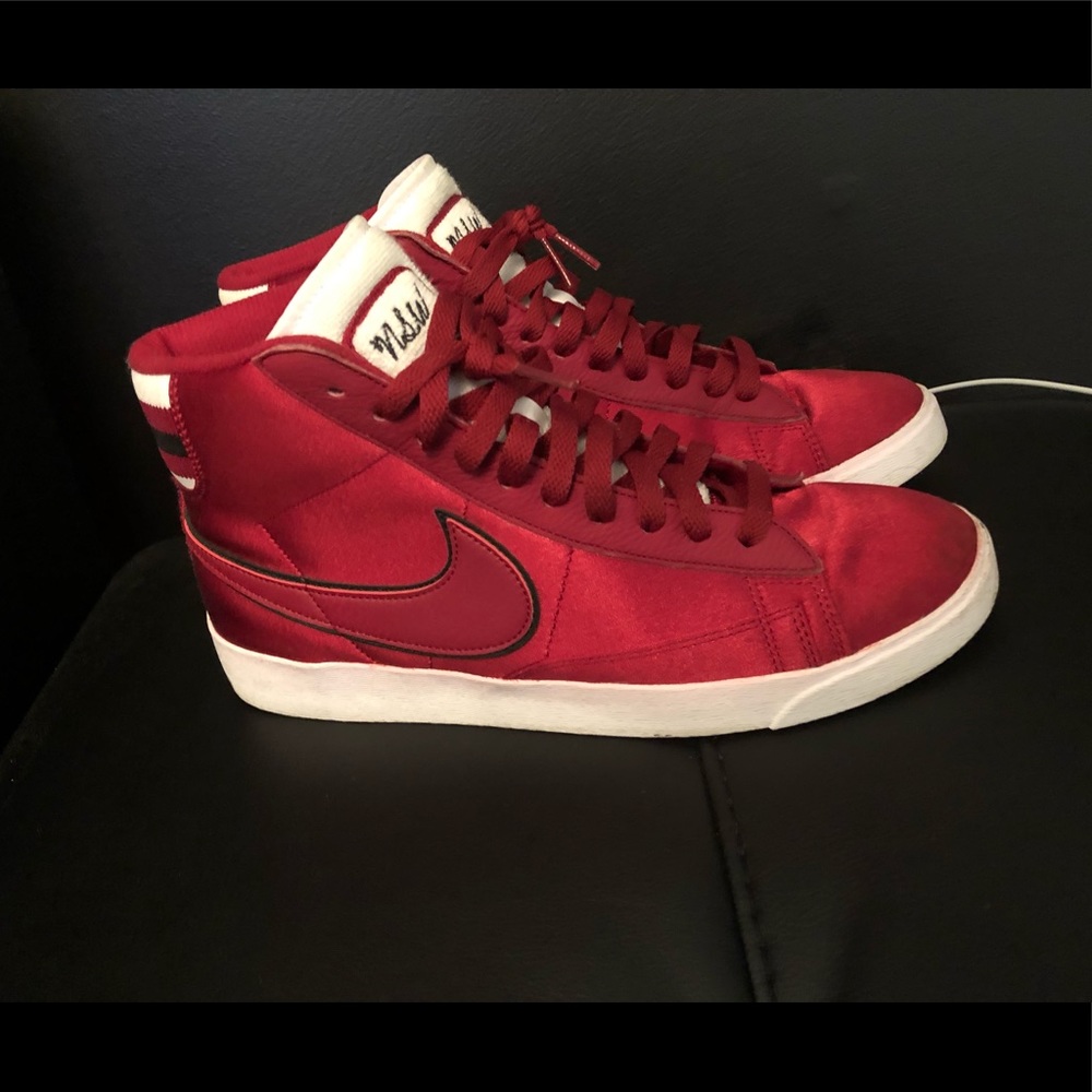 Red Nike’s